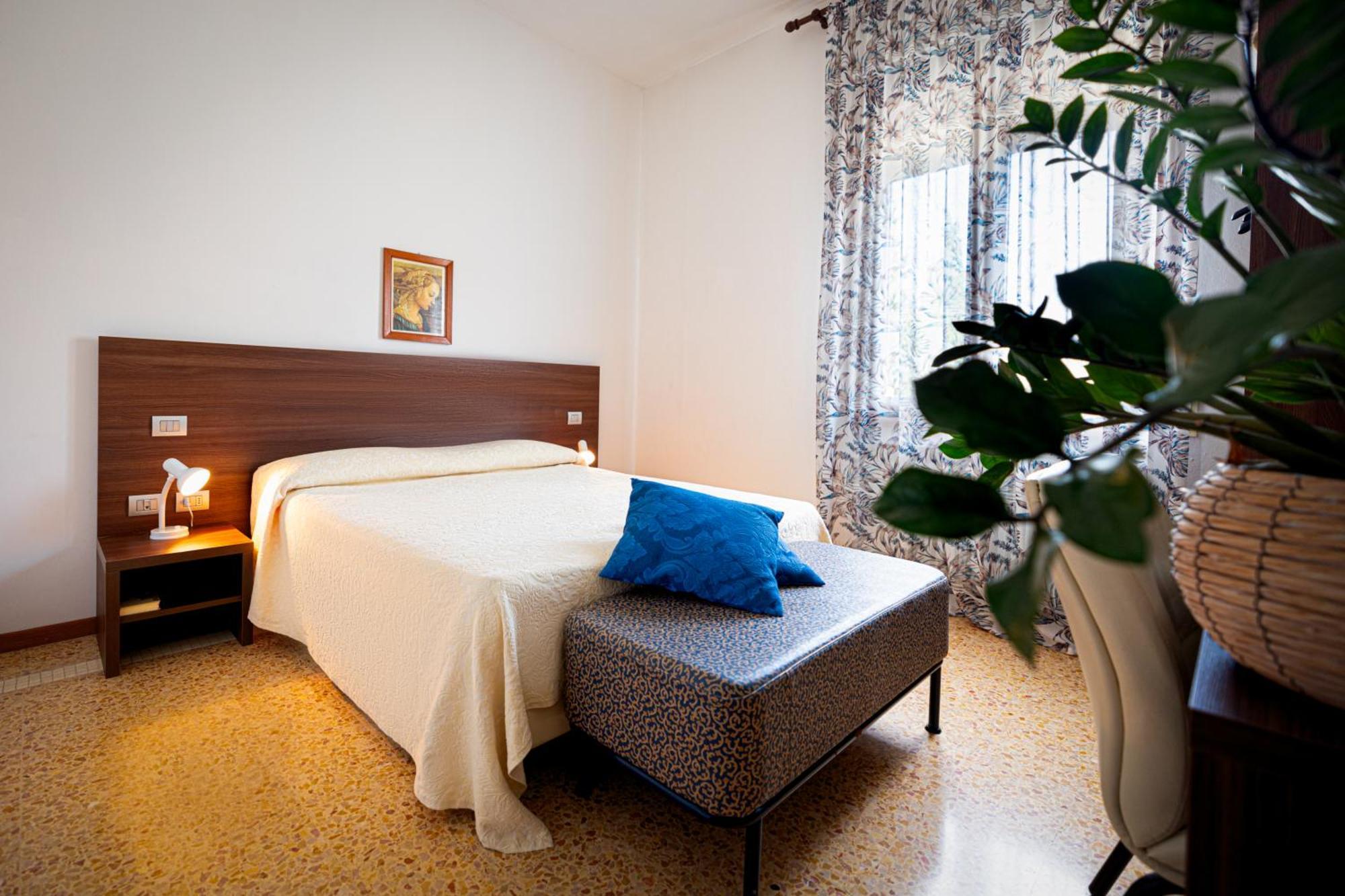 Locanda Al Santuario Peschiera del Garda Exterior foto